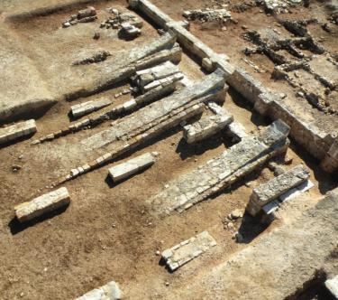 Ruines de murailles et de murs d'habitation de type phéniciennes à Larnaca, Chypre